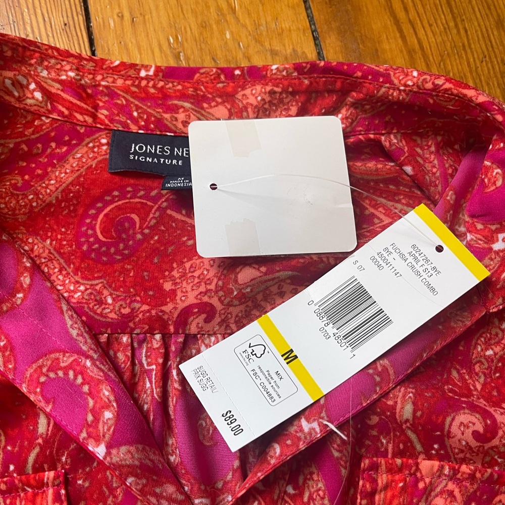 NWT Jones New York sheer blouse size medium. Excellent condition , never worn - Picture 5 of 5